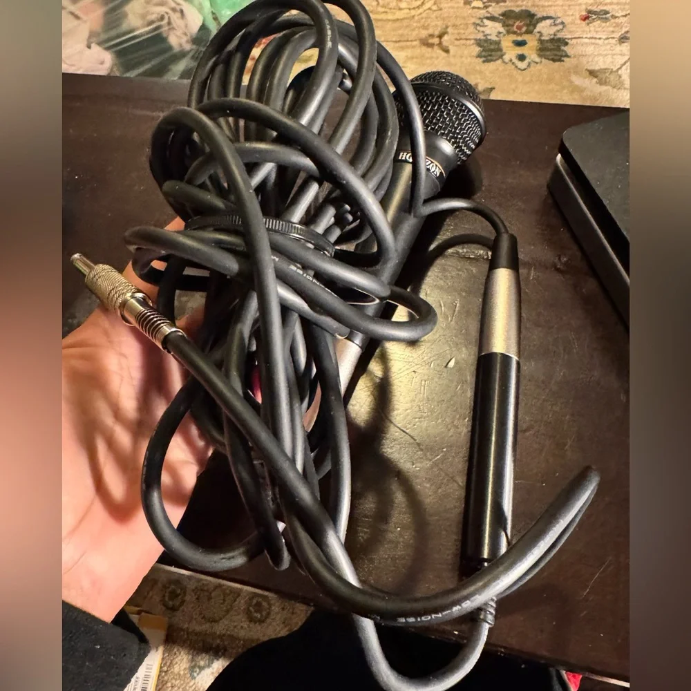 Horizon wired Microphone black and silver